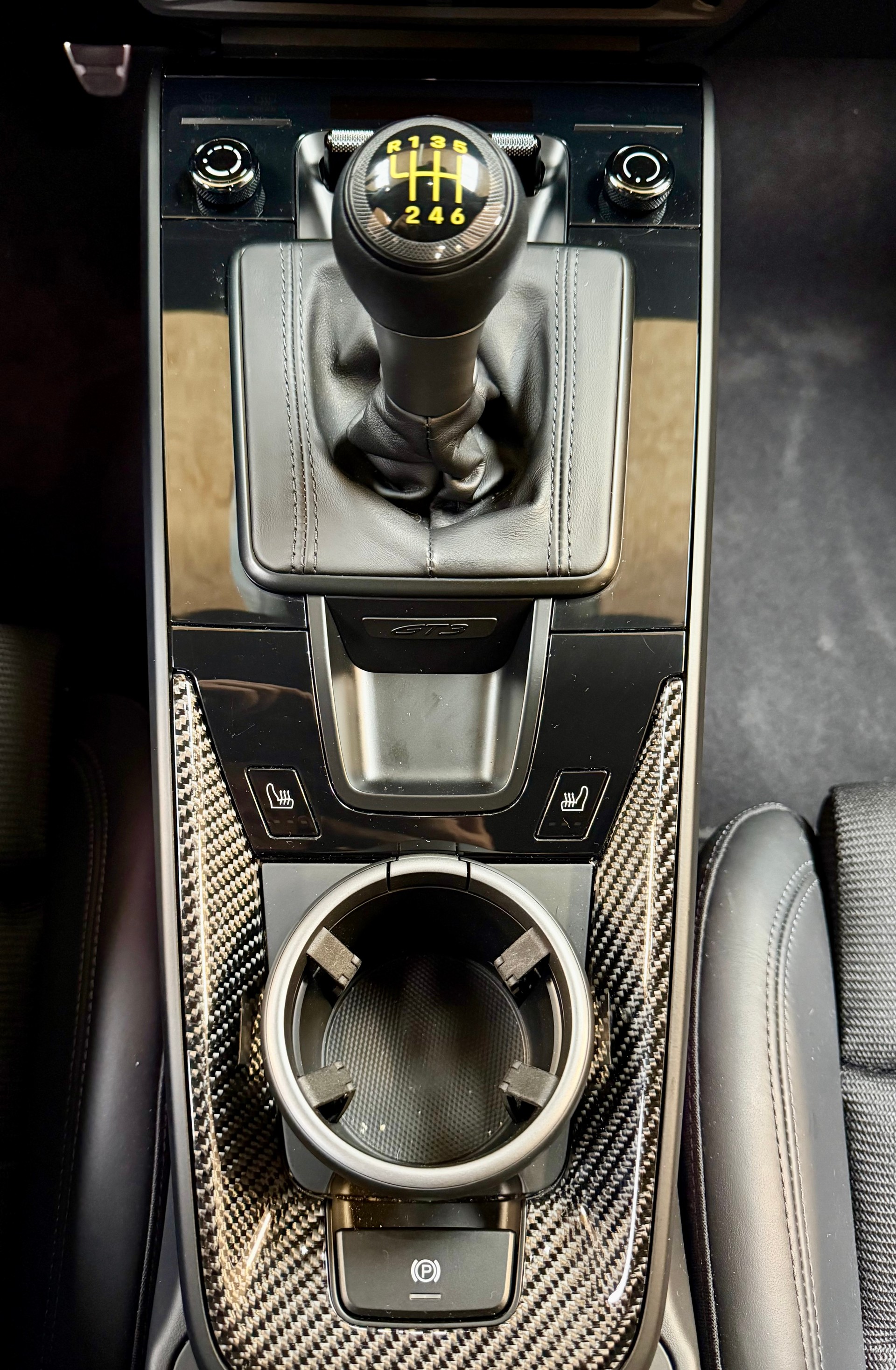 PORSCHE 911 GT3 Touring - Image 1