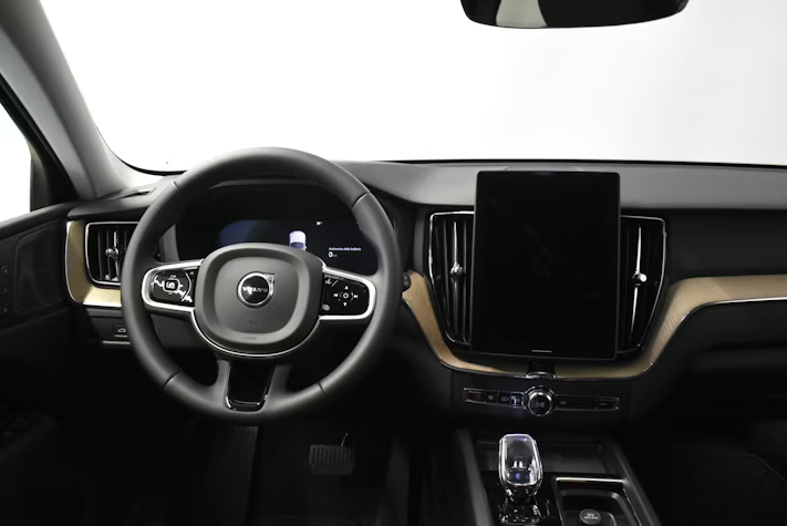 VOLVO XC60 2.0 T6 TE Ultra Dark eAWD - Image 3