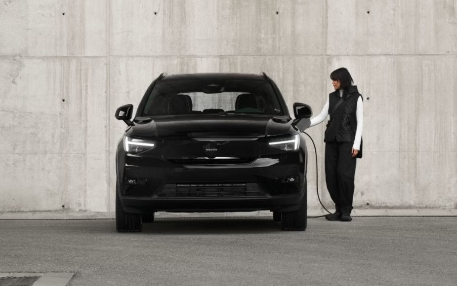 VOLVO EX40 Twin Black Edition AWD - Image 3