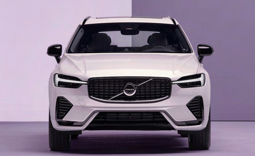 VOLVO XC60 2.0 T6 TE Ultra Dark eAWD - Image 2