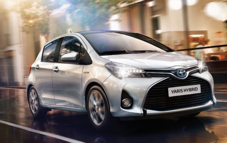 TOYOTA Yaris 1.5 VVT-i HSD Trend - Image 3