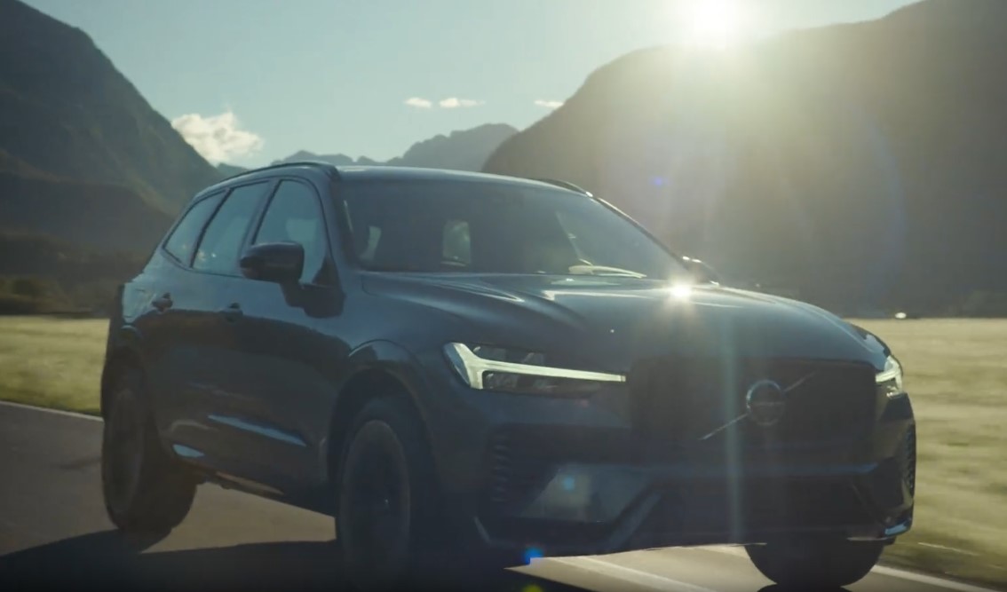 VOLVO XC60 2.0 T8 TE XCENTRIC Black - Image 3