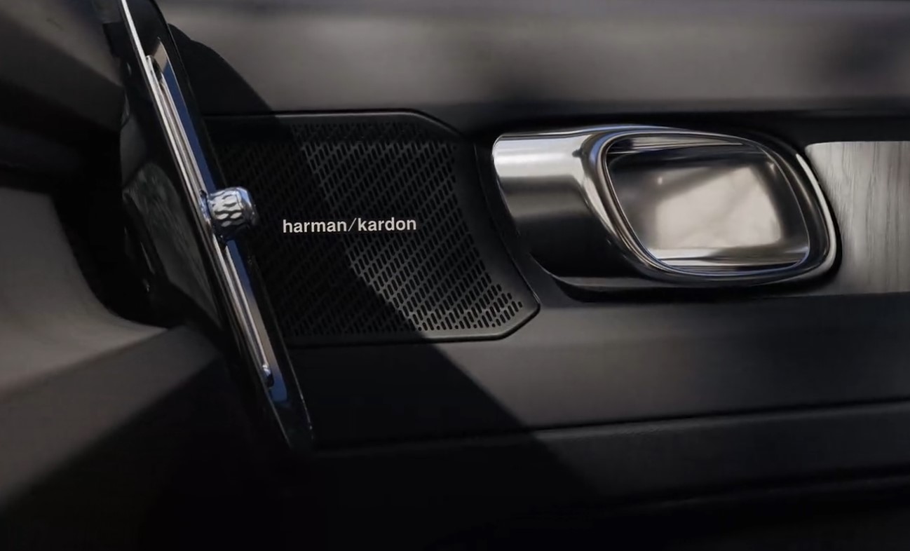 VOLVO XC40 2.0 B3 MH Core - Image 3