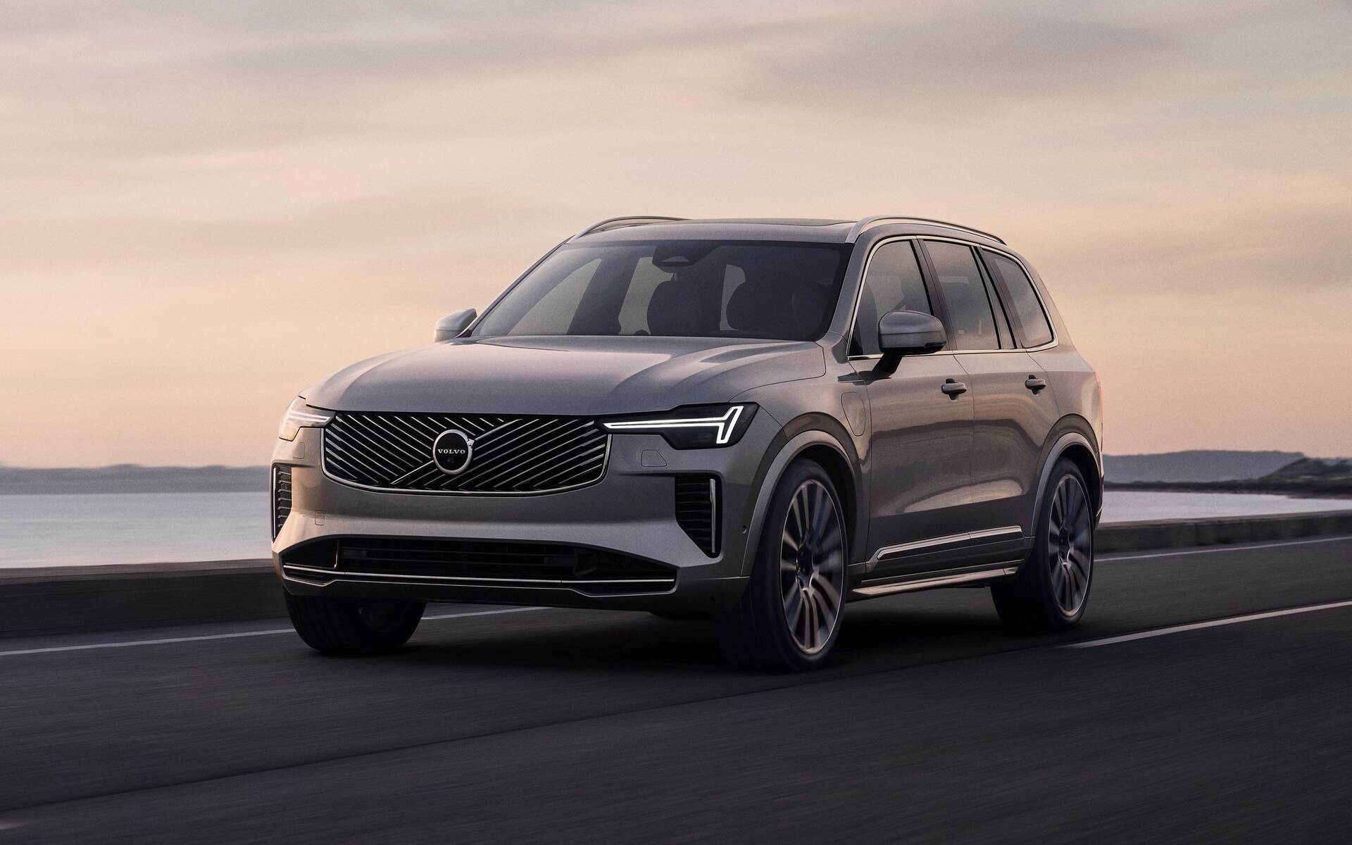 VOLVO XC90 2.0 T8 TE Plus Dark eAWD