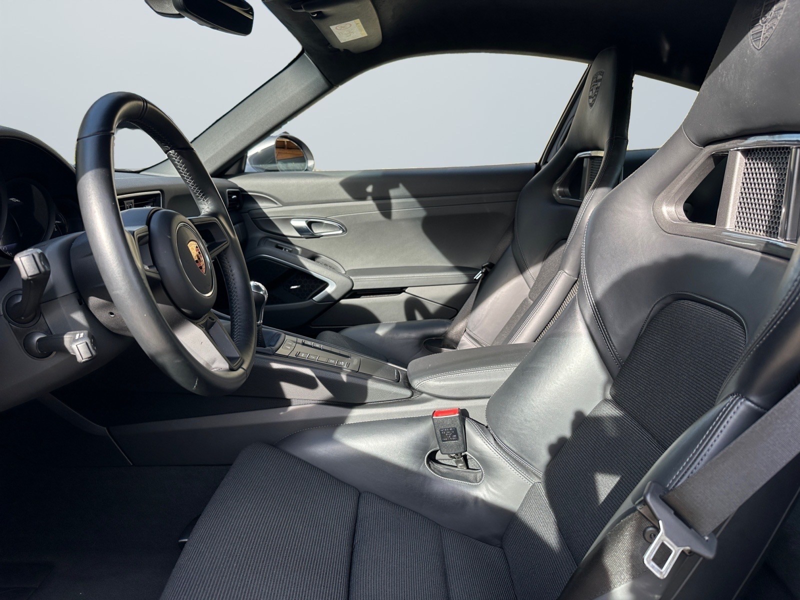 PORSCHE 911 GT3 Touring - Image 5