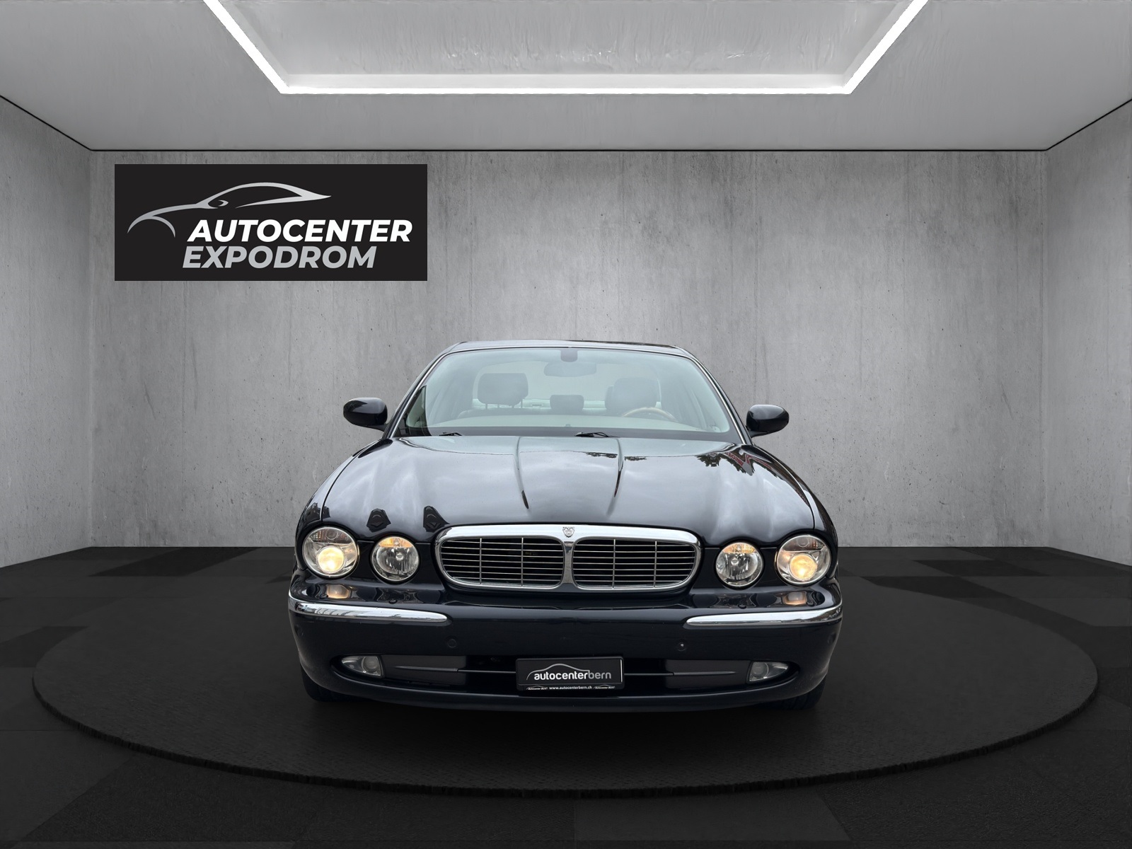 JAGUAR XJ8 4.2 V8 Executive - Image 3