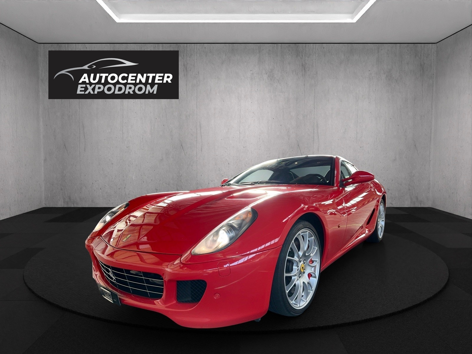 Ferrari 599 GTB – Supercar Italienne ???????? •	11/2009 | 17’500 km | 620 ch | Boîte manuelle •	1ère main ???????? | Historique Ferrari complet | Ab MFK ✔️ •	Plaisir de conduite pur, puissance et élégance Prix : CHF 169’000.–