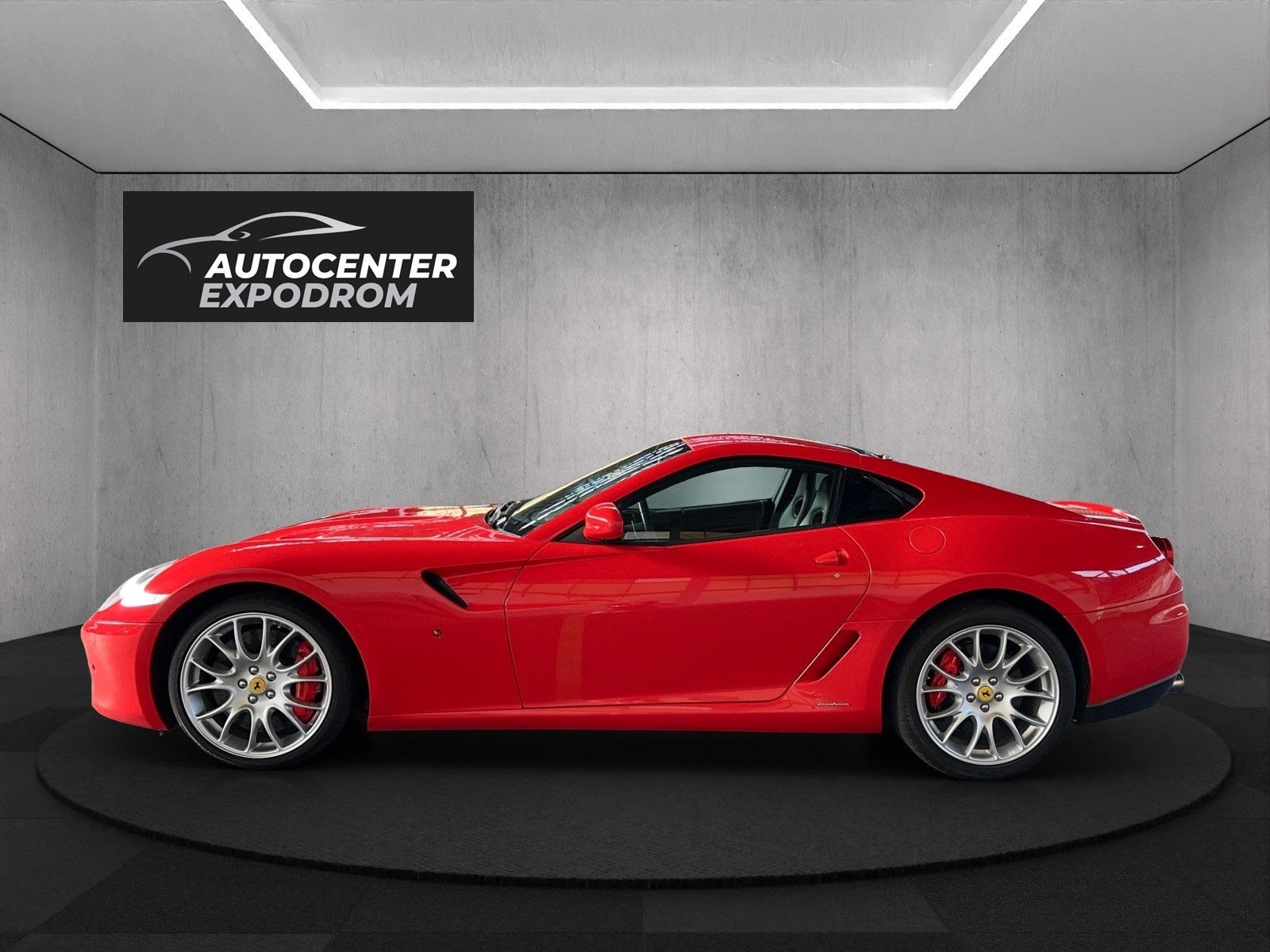 Ferrari 599 GTB – Supercar Italienne ???????? •	11/2009 | 17’500 km | 620 ch | Boîte manuelle •	1ère main ???????? | Historique Ferrari complet | Ab MFK ✔️ •	Plaisir de conduite pur, puissance et élégance Prix : CHF 169’000.– - Image 5