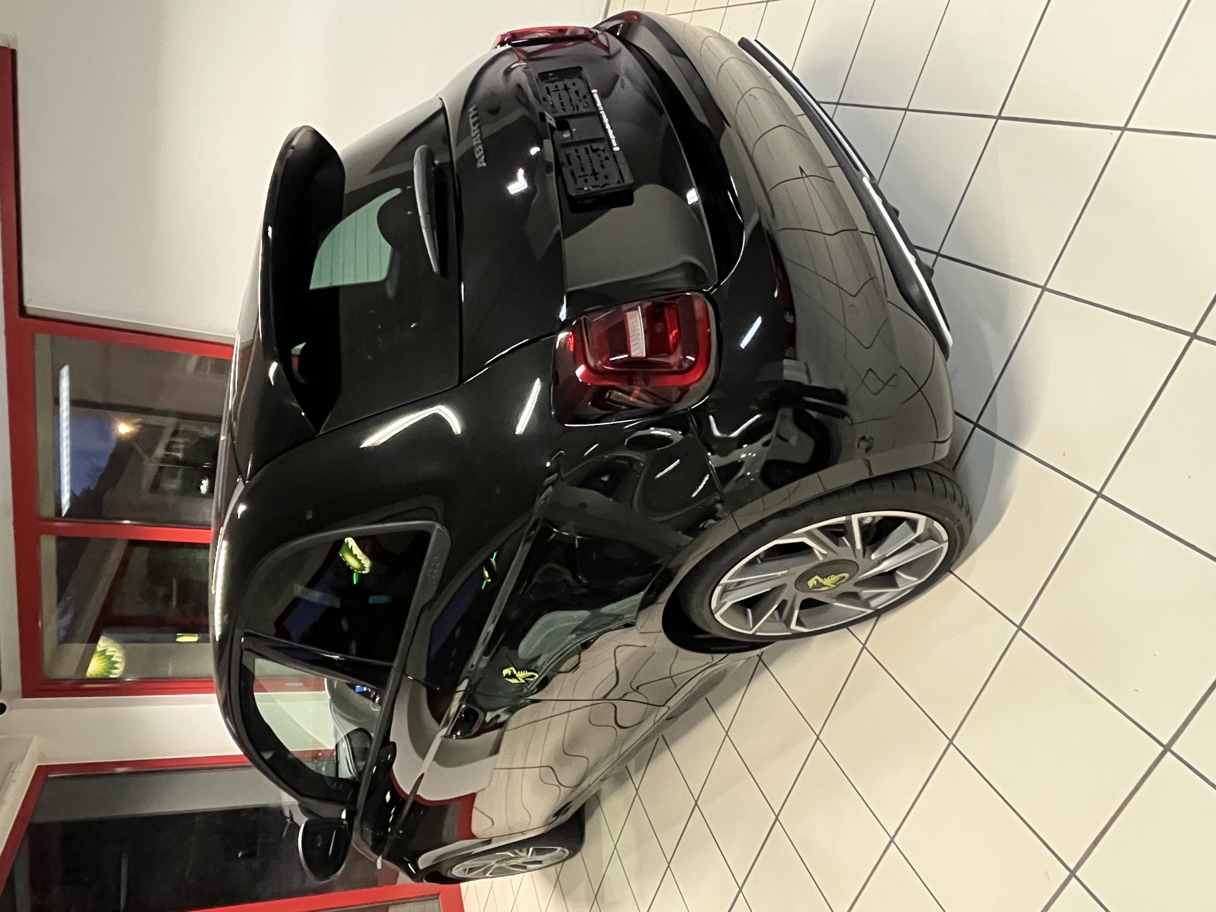 500e Abarth Turismo - Image 3