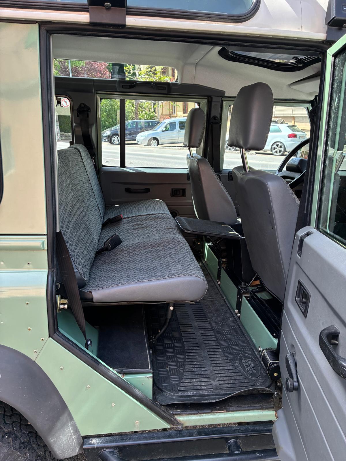 Land Rover Defender 110 300 TDI - Image 5