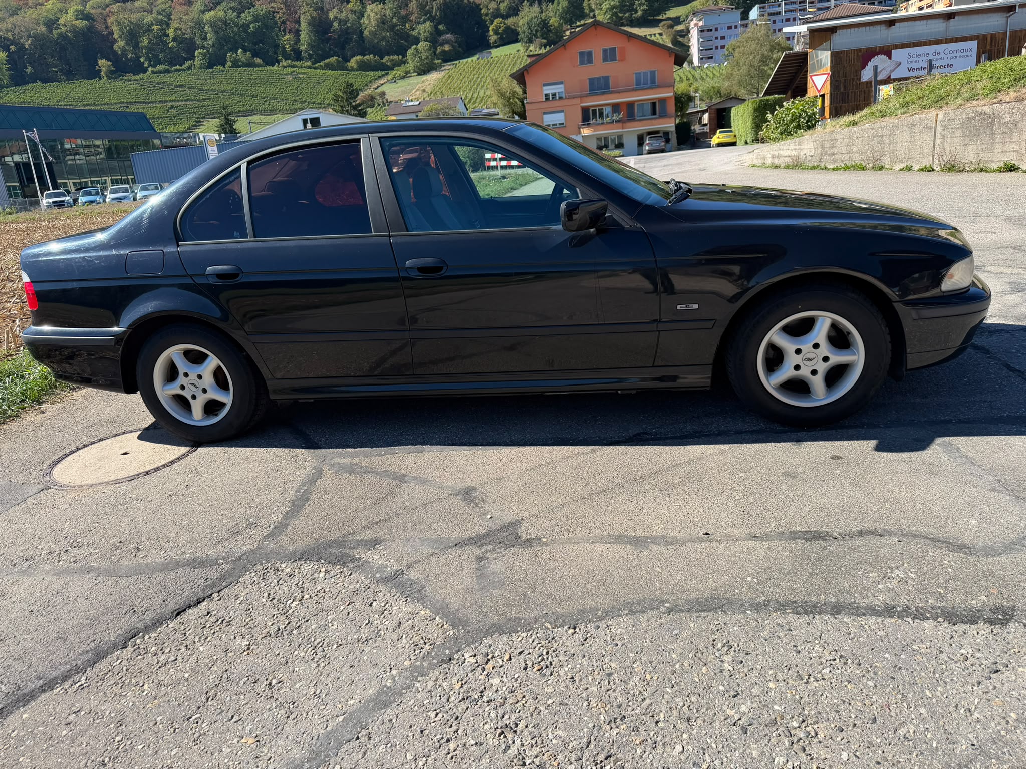 BMW 520I - Image 4