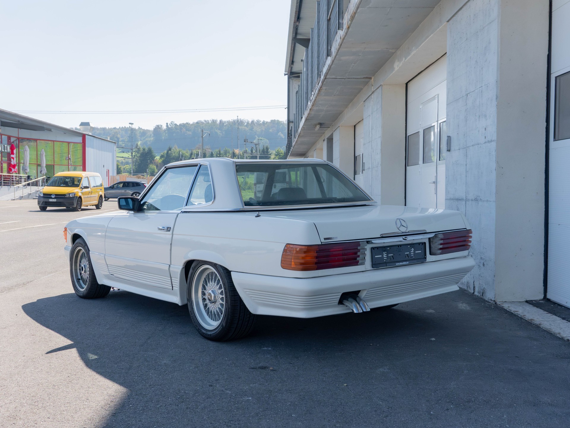 Mercedes 280 SL Cabrio R107 1981 - Image 2
